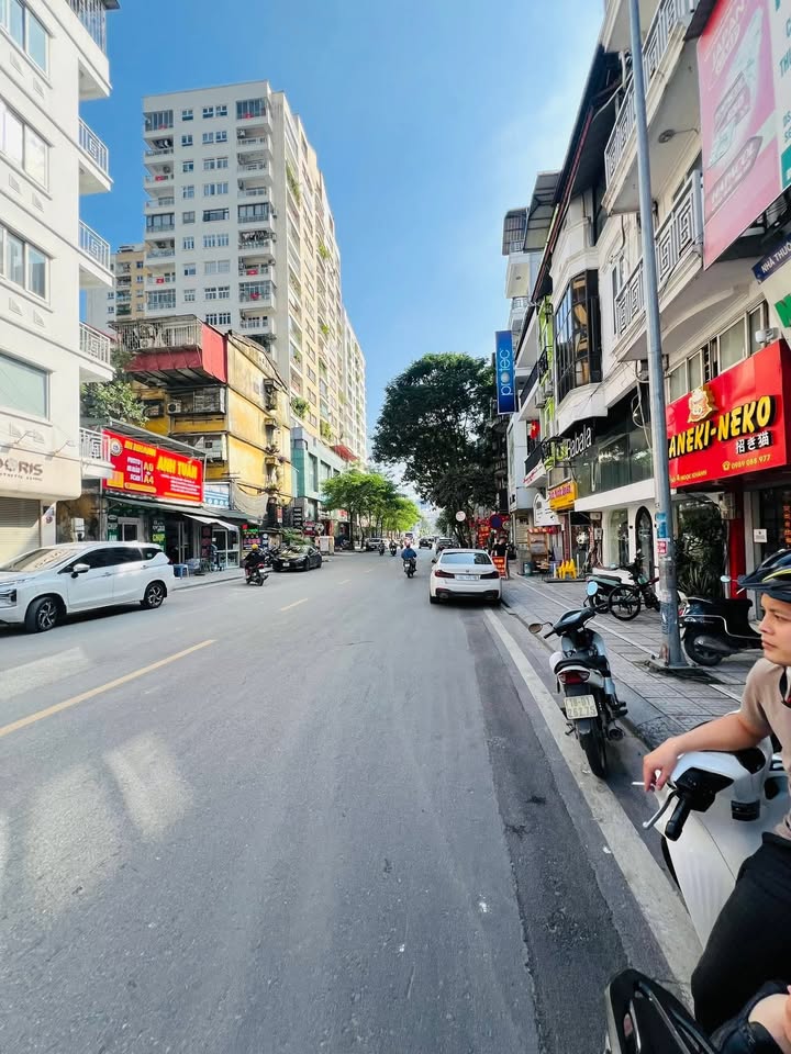 Nhà mặt phố Ngọc Khánh 27m² giá 16.5 tỷ - Kinh doanh đỉnh cao!