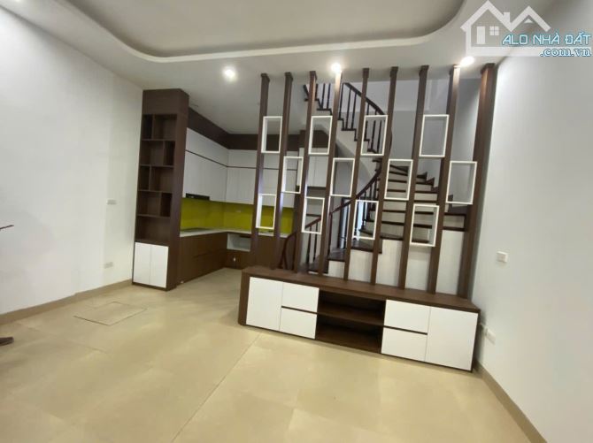 Nhà 5 tầng ngõ 142 Đại Từ, Hoàng Mai 35m² giá 8.2 tỷ - Sẵn sàng vào ở ngay!