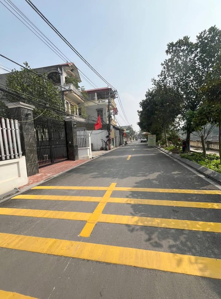 Nhà đẹp 2 tầng Võng La 88m² giá 9 tỷ - Vị trí vàng, ô tô tránh nhau!