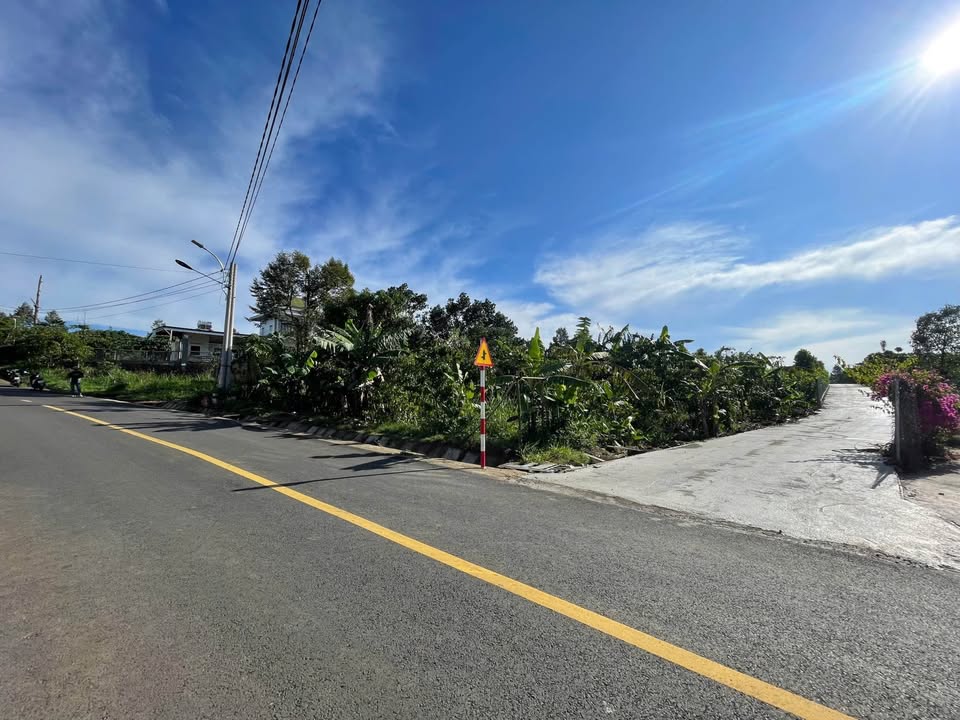 Đất nền Lộc Châu, Bảo Lộc 587m² giá 4.2 tỷ - Mặt tiền rộng, khu dân cư đông đúc!