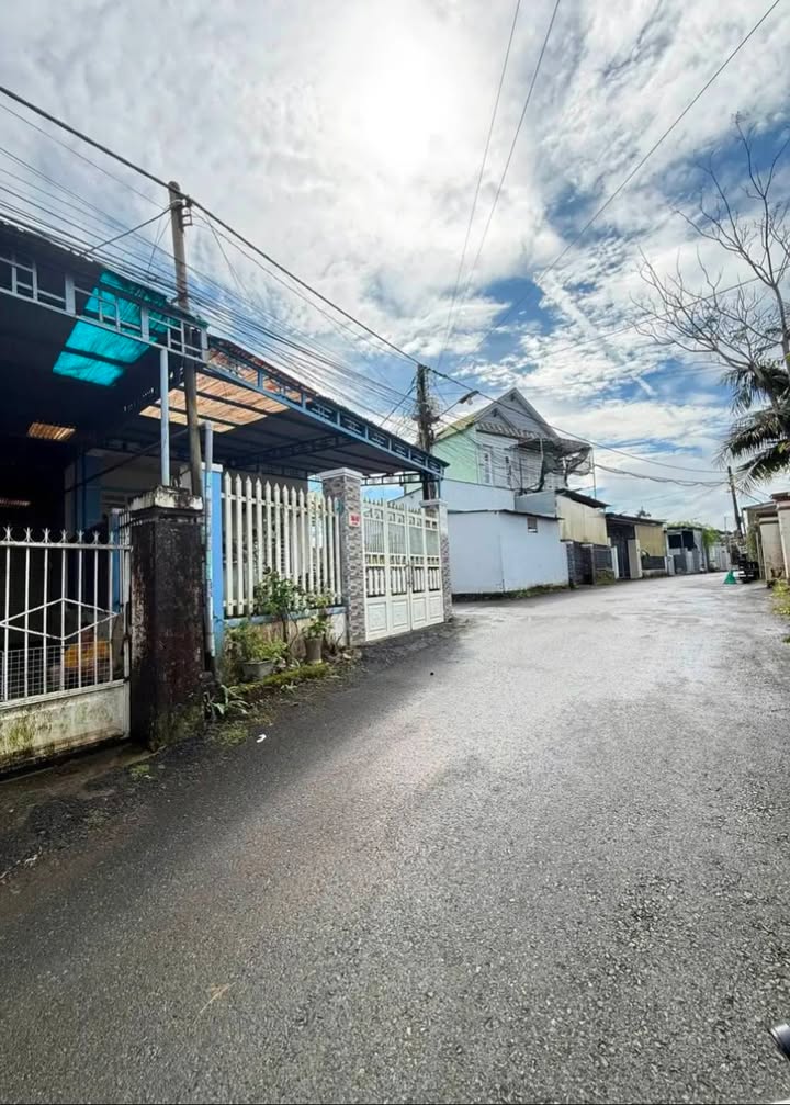 Nhà hẻm 186 Hà Giang, phường B'Lao, Bảo Lộc 207m² giá 4 tỷ - Gần mọi tiện ích!