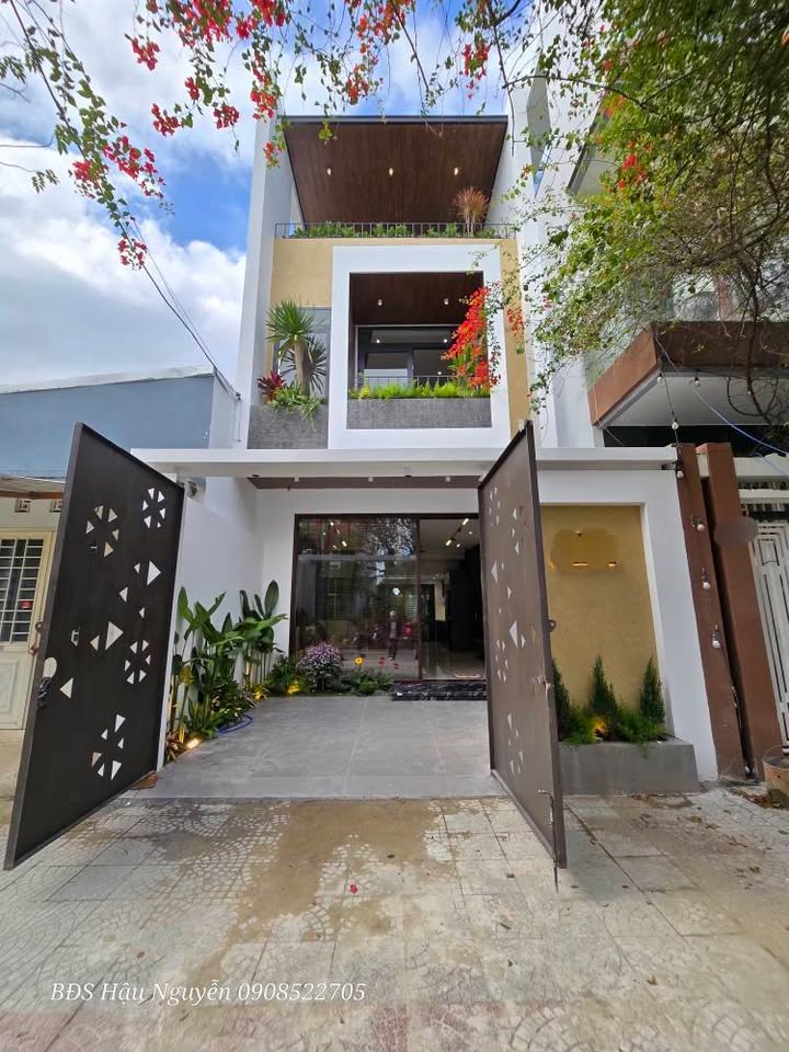 Nhà đẹp Hoà Xuân 100m² giá 8.5 tỷ - Sẵn sàng chuyển nhượng!