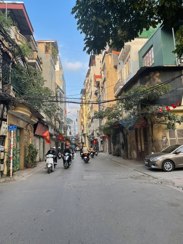 Mảnh đất 65m² phố An Dương giá 12.4 tỷ - Cơ hội đầu tư tuyệt vời!