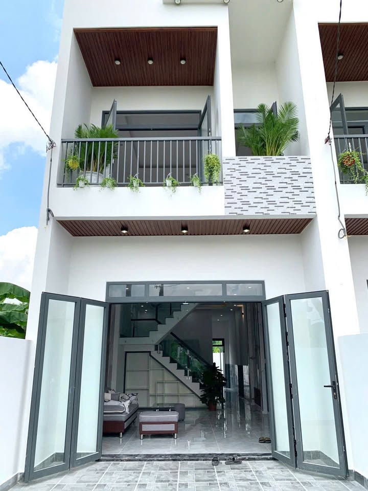 Nhà 1 trệt 1 lầu tại xã Tân Bình, Vĩnh Cửu 100m² giá 1.99 tỷ - Sẵn sàng thương lượng!