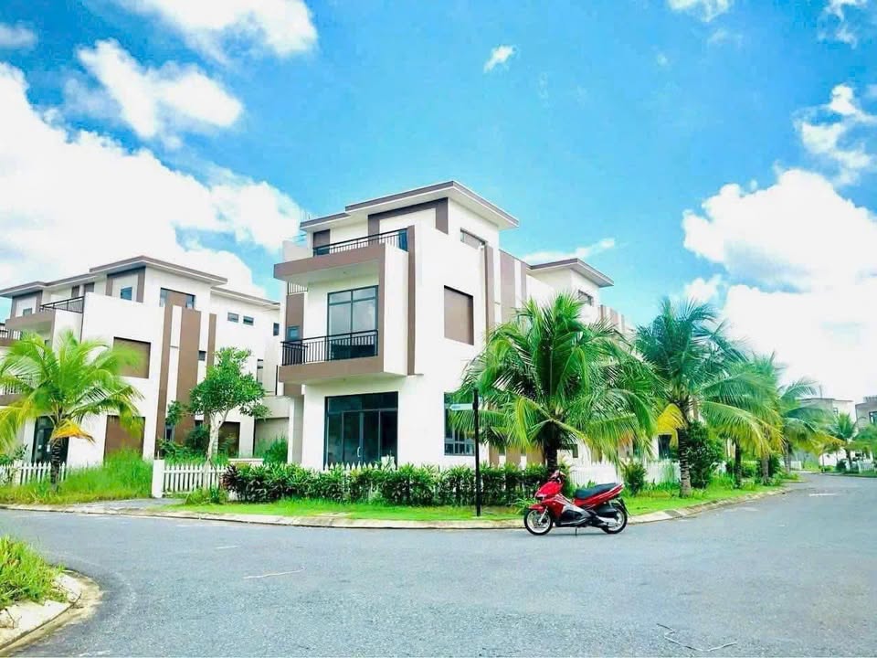 Townhouse Trần Anh Riverside Bến Lức 132m² giá 3.9 tỷ - Căn góc nội bộ tiện nghi