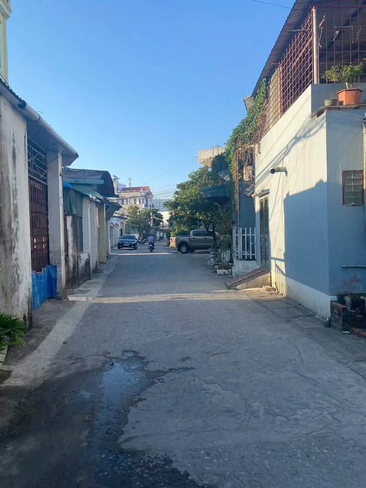 Bán đất khu phố 3 Hải Hòa 92m² giá 2 tỷ - Vị trí đẹp, tiện ích đầy đủ!
