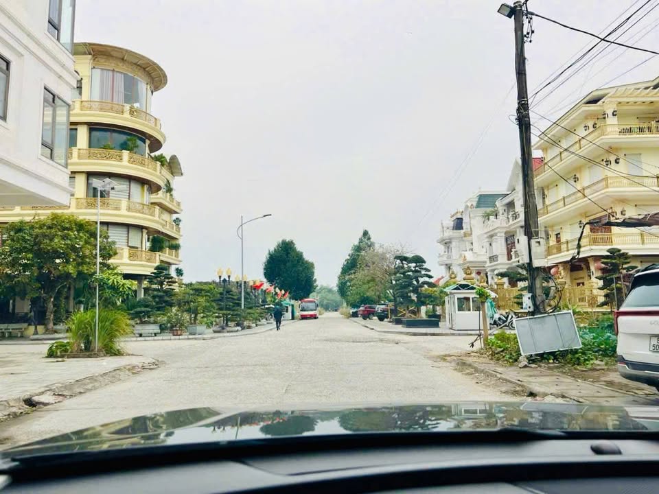 Đất thương mại đường Trần Phú Móng Cái 105m² giá 6.3 tỷ - Vị trí đắc địa gần nhà hàng Đông Hoa!