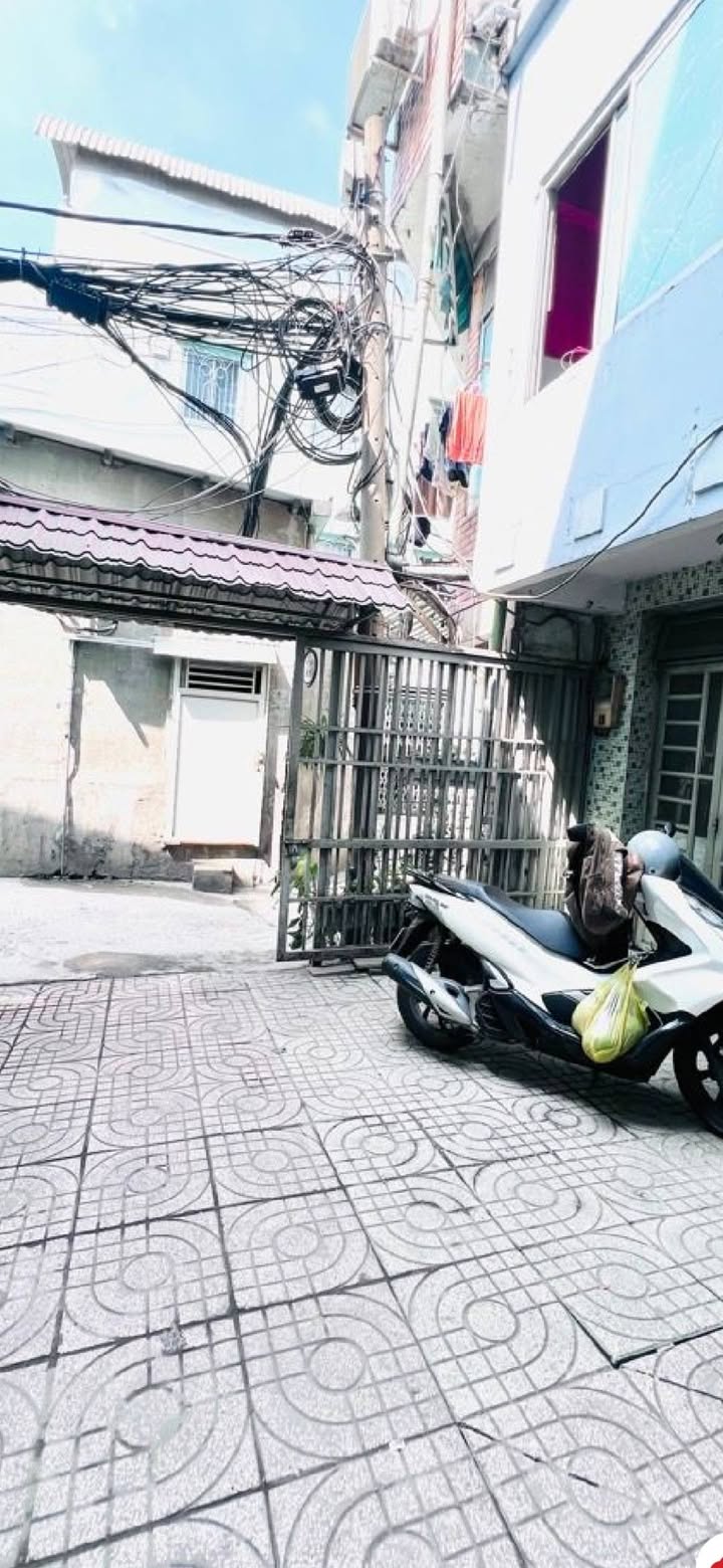 Căn hộ dịch vụ 4 phòng Huỳnh Tấn Phát 40m² giá 4.5 tỷ - Đầu tư sinh lời tuyệt vời!