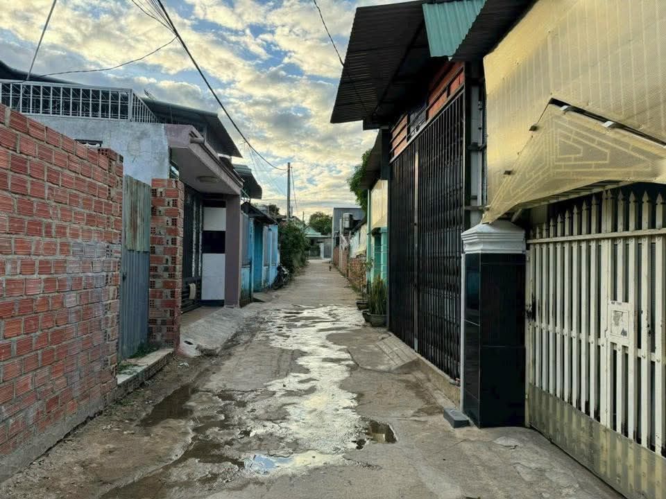 Đất thổ cư hẻm Lê Hoàn, phường Thắng Lợi, Kon Tum - Diện tích 160m² giá chỉ 600 triệu!