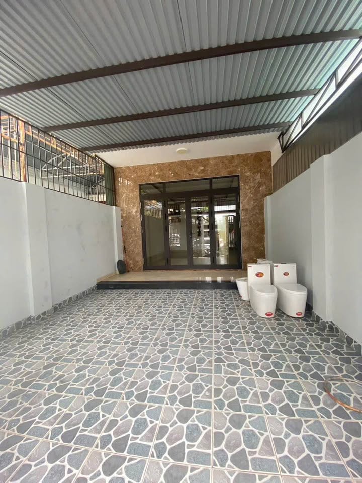 Nhà 3 tầng mặt tiền đường Nguyễn Viết Xuân, 129m² giá 3 tỷ - Kinh doanh thuận lợi!