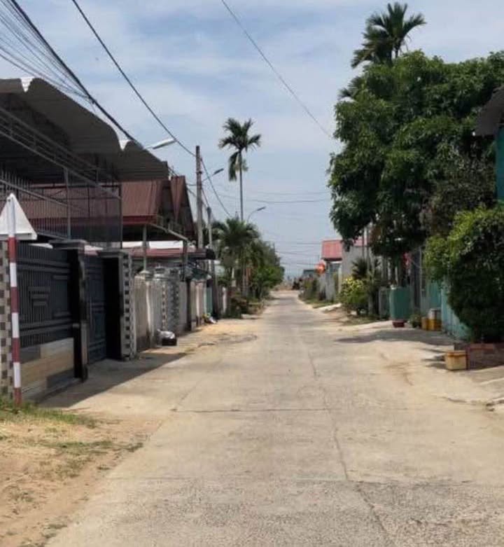 Bán đất đường Lê Văn Tám, phường Trường Chinh, Kon Tum 150m² giá 1.2 tỷ - Hướng Đông, thổ cư 100%!