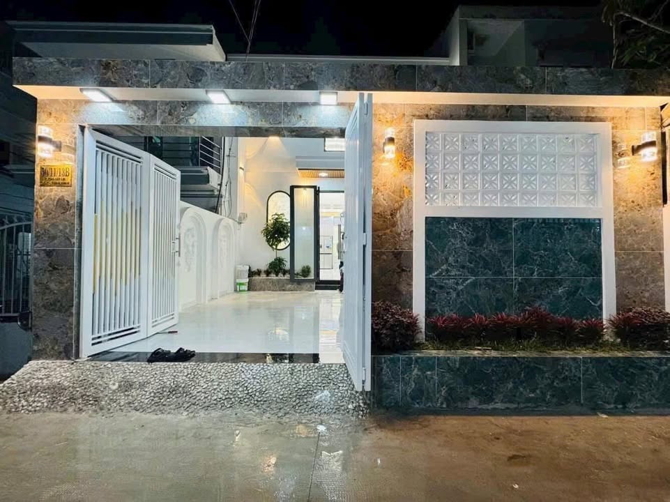 Nhà phố Tạ Quang Bửu, quận 8, 120m² chỉ 1.175 tỷ - Cần bán gấp!