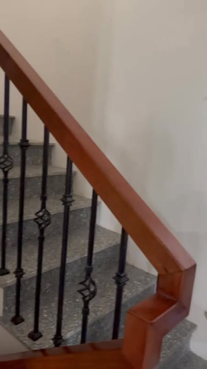 Chung cư mini tầng thượng Ngõ 53 Nguyễn Ngọc Vũ - Đầy đủ nội thất, thang máy riêng!