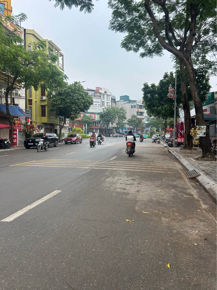 Nhà phố Xuân La 48m² giá thỏa thuận - Thoáng sáng, sổ đỏ chính chủ!