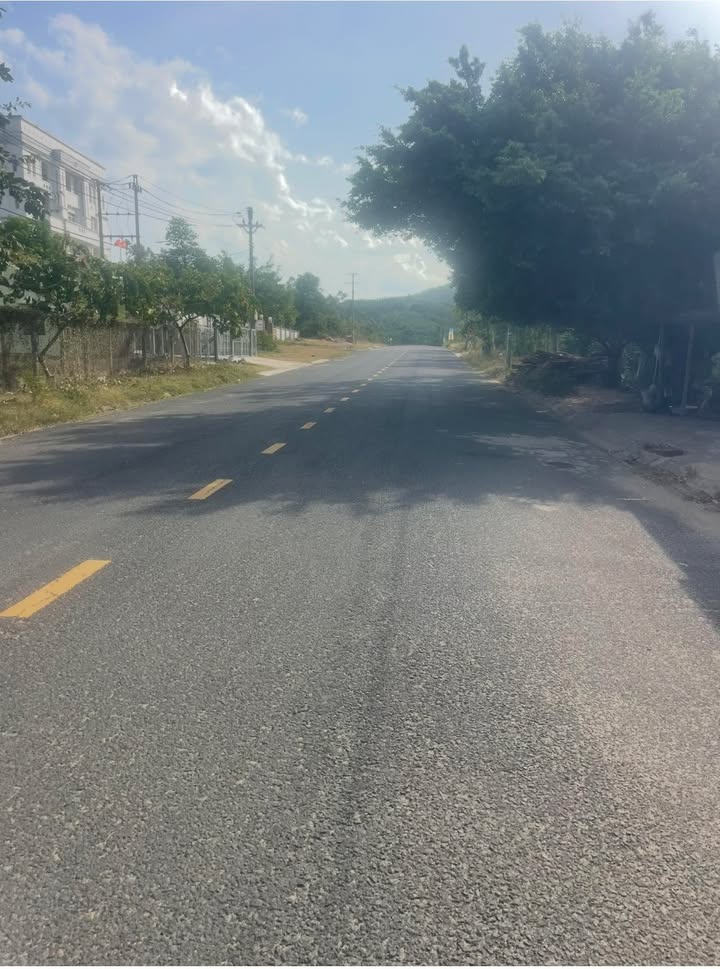 Đất Thổ Cư Thị Trấn Chí Thạnh 230m² giá 1 tỷ - Đường ô tô tới đất!