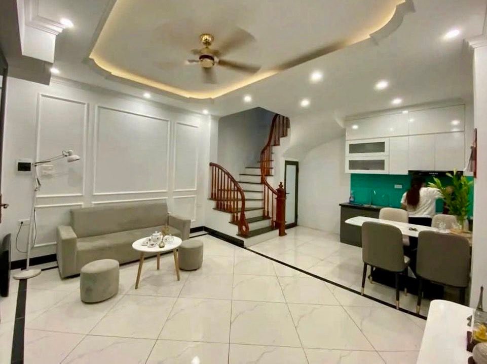 Nhà 5 tầng Xuân Phương 40m² giá 6 tỷ - Thiết kế đẹp, sổ đỏ nở hậu!