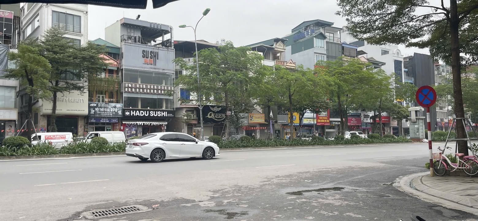 Bán gấp FrontHouse 2 mặt phố Xã Đàn 130m² giá 145 tỷ - Kinh doanh đỉnh cao!