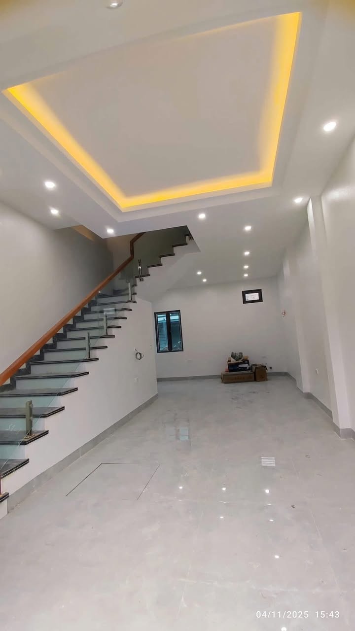 Bán nhà 3 tầng ngõ 48 Vũ Văn Hiếu, Hà Tu 45m² giá 2 tỷ - Tiện ích đầy đủ, giao thông thuận lợi!