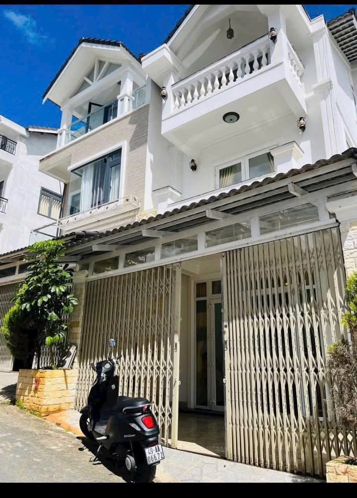 Nhà cho thuê đường Nguyễn Đình Quân, Đà Lạt - 5 phòng ngủ, giá chỉ 10 triệu/tháng