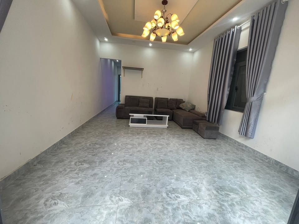 Nhà nguyên căn đường Hồ Xuân Hương, Đà Lạt 2 tầng - Giá thuê chỉ 7 triệu/tháng!