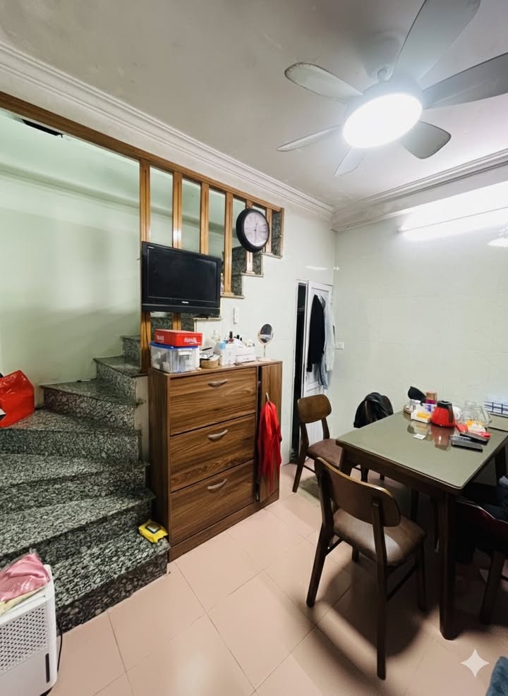 Nhà 4 tầng Phúc Xá 17m² giá 2.7 tỷ - Mặt ngõ thông, ô tô đỗ cửa!