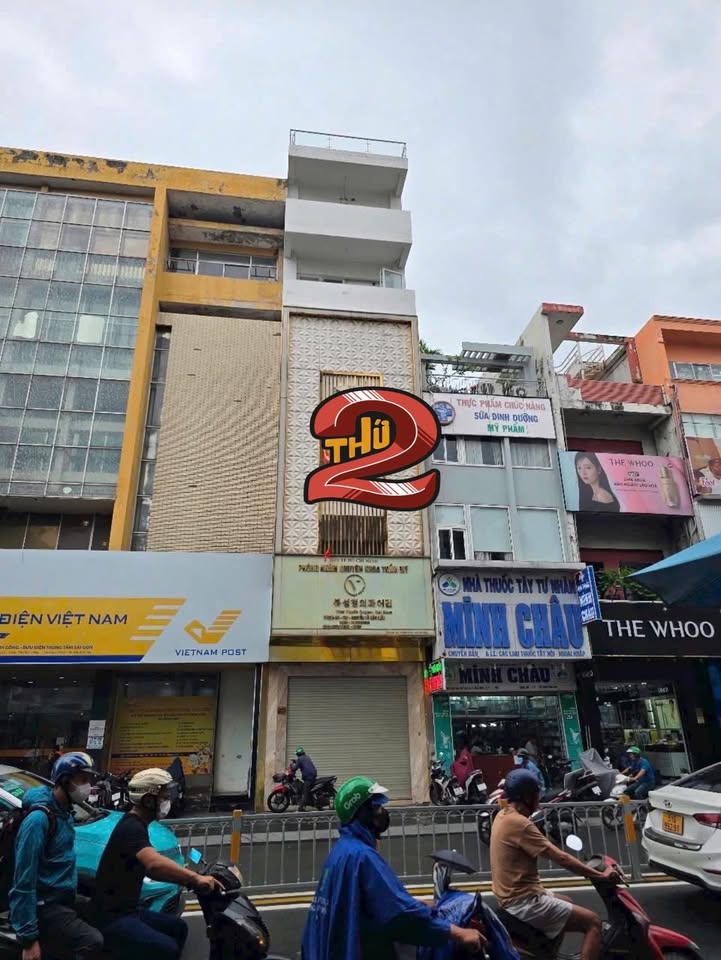 Cho thuê nhà nguyên căn mặt tiền đường Hai Bà Trưng, Quận 1 - Kinh doanh thuận lợi!