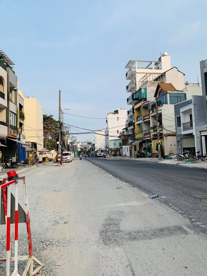 Nhà Mặt Tiền Chu Văn An 27m² giá 20 triệu - Kinh doanh sầm uất ngay ngã 5 Bình Hòa!