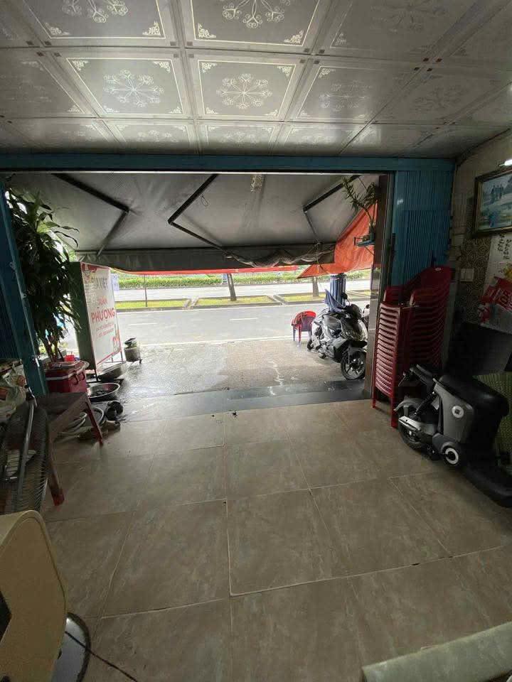 Mặt bằng cho thuê đường Võ Văn Kiệt, Q1, 30m² - Gần công viên và chợ