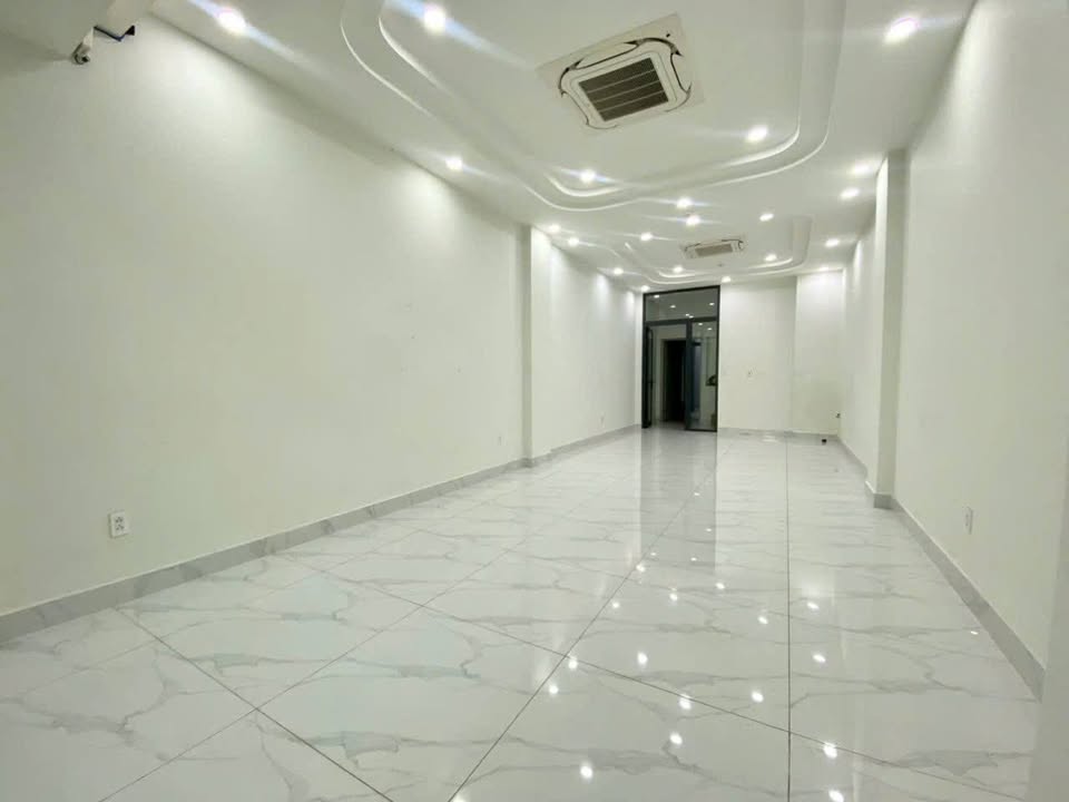 Cho thuê mặt bằng kinh doanh 60m² tại Ung Văn Khiêm, Bình Thạnh - Vị trí đắc địa, sẵn sàng hoạt động!