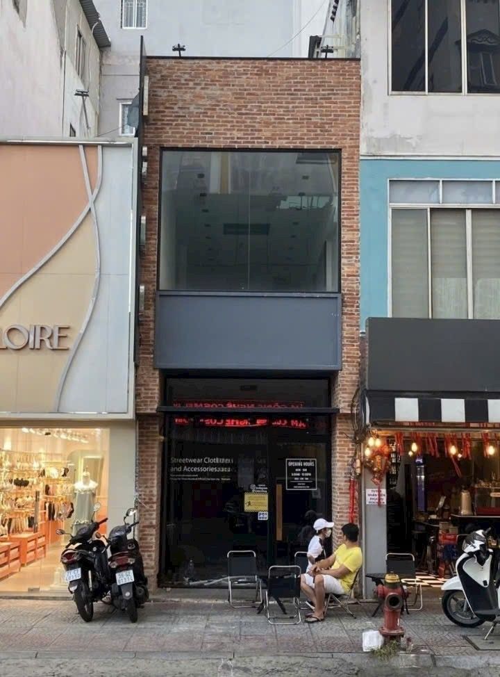 Nhà mặt tiền Nguyễn Trãi, Quận 1, 54m² giá 35 triệu - Kinh doanh thuận lợi!