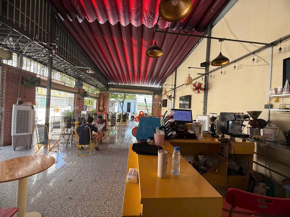 Quán Cafe cho thuê tại Hiệp Thành, Q12 - Diện tích 117m², giá 13 triệu/tháng - Vị trí đắc địa, sẵn sàng kinh doanh!