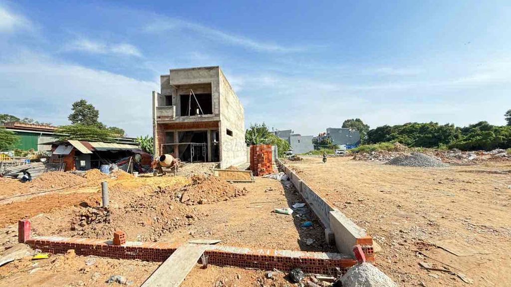 Đất gần BigC Go, P Đông Hòa, TP Dĩ An 180.5m² giá 4.5 tỷ - Sổ hồng riêng, hỗ trợ vay ngân hàng!