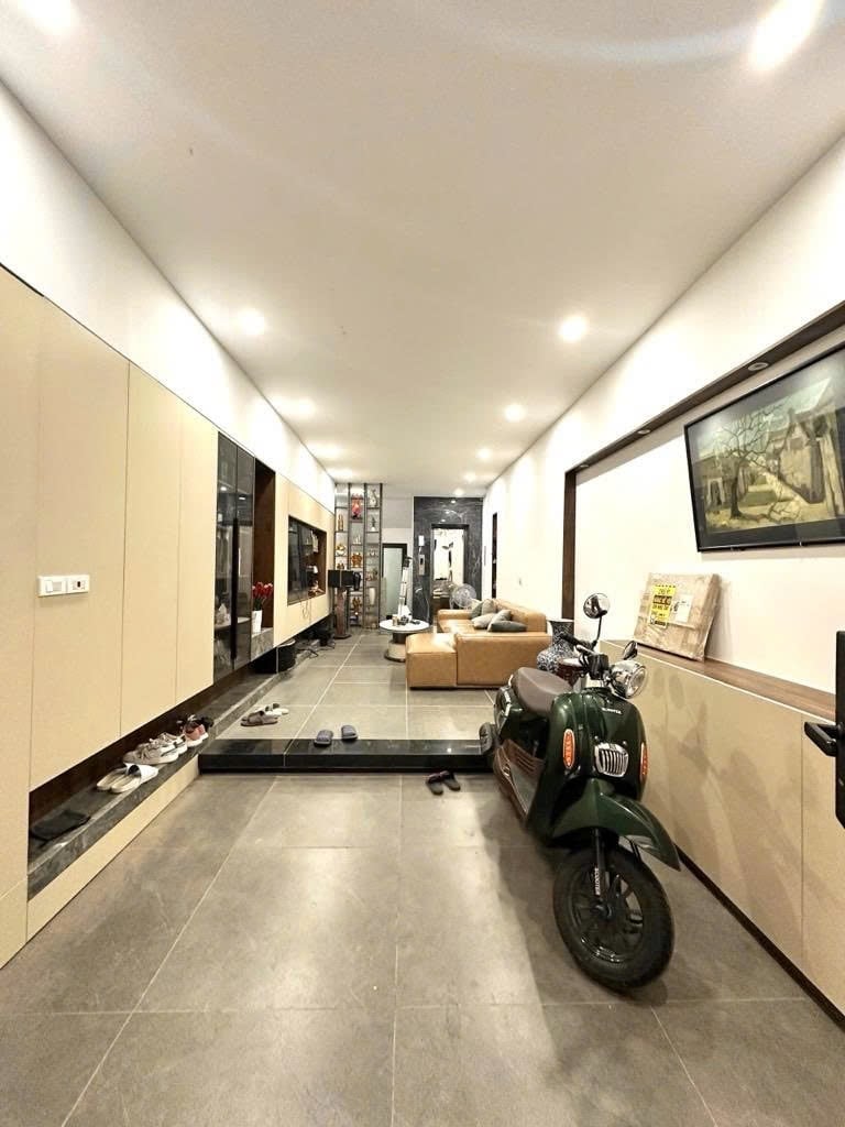 Nhà 7 tầng thang máy Âu Cơ, Tây Hồ 45.6m² giá 14.59 tỷ - Đẳng cấp và tiện nghi!