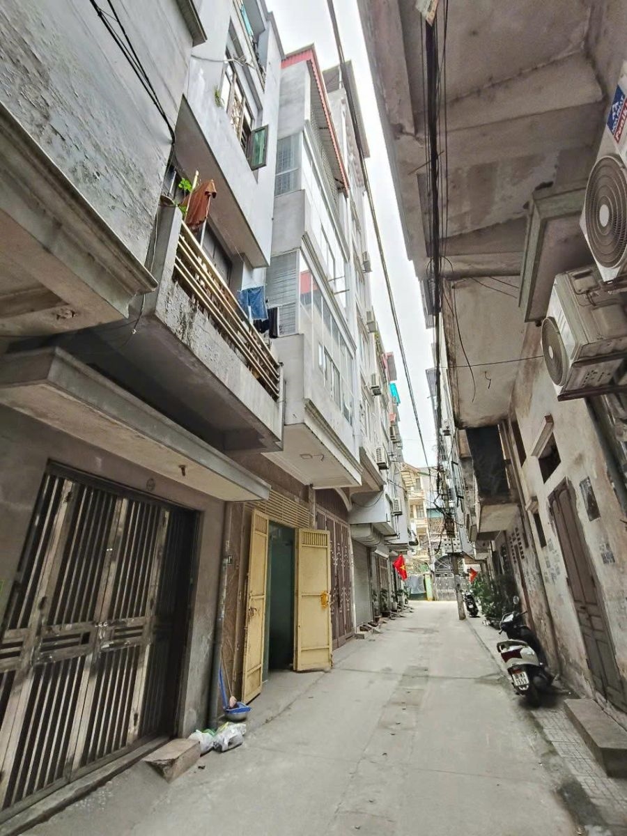 Nhà 4 tầng số 1B ngõ 840 Bạch Đằng, Hai Bà Trưng, Hà Nội 40m² giá 15.5 tỷ - Sổ đỏ chính chủ, ô tô đỗ cửa!