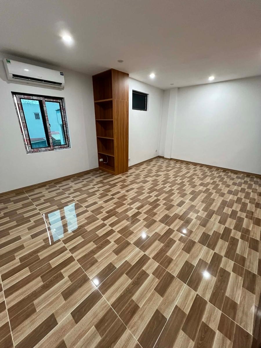 Nhà 6 tầng thang máy Kim Mã 37m² giá 8.8 tỷ - Đầu tư đẳng cấp ngay trung tâm!