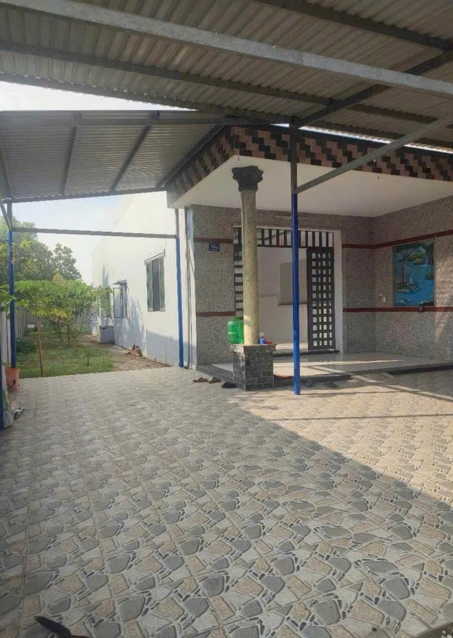 Nhà vườn xã Mỹ Hạnh Nam 380m² giá 2.6 tỷ - Không thể bỏ lỡ!