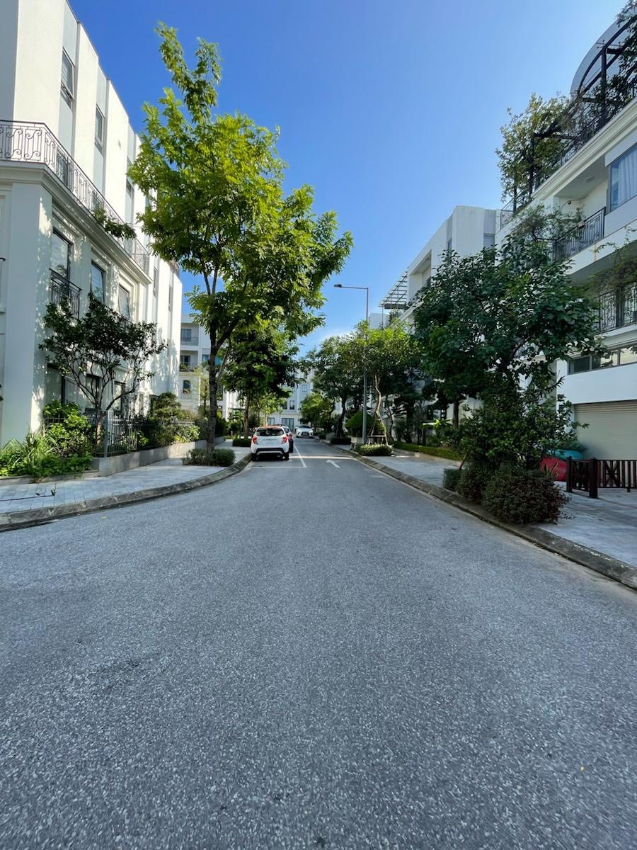 Nhà phố The Manor, Nguyễn Xiển 100m² giá 38 tỷ - Kinh doanh cafe VIP ngay