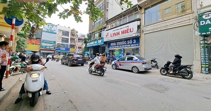 Bán nhà mặt phố Đội Nhân 50m² giá 38.5 tỷ - Vị trí đắc địa kinh doanh