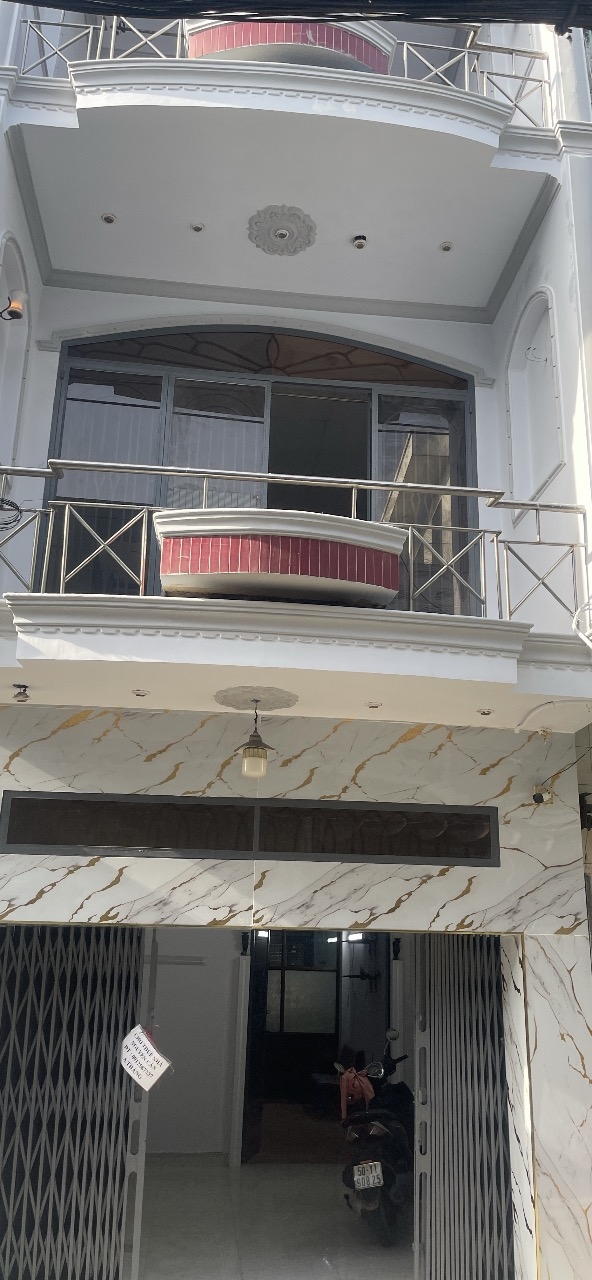 Nhà cho thuê 2 mặt tiền Trung Mỹ và chợ Vạn Hạnh Hóc Môn - Giá 15 triệu/tháng, vị trí đắc địa!