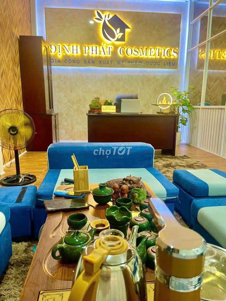 Cho thuê kho văn phòng 1000m² Võ Văn Hát, Q9 - Giá tốt thương lượng!