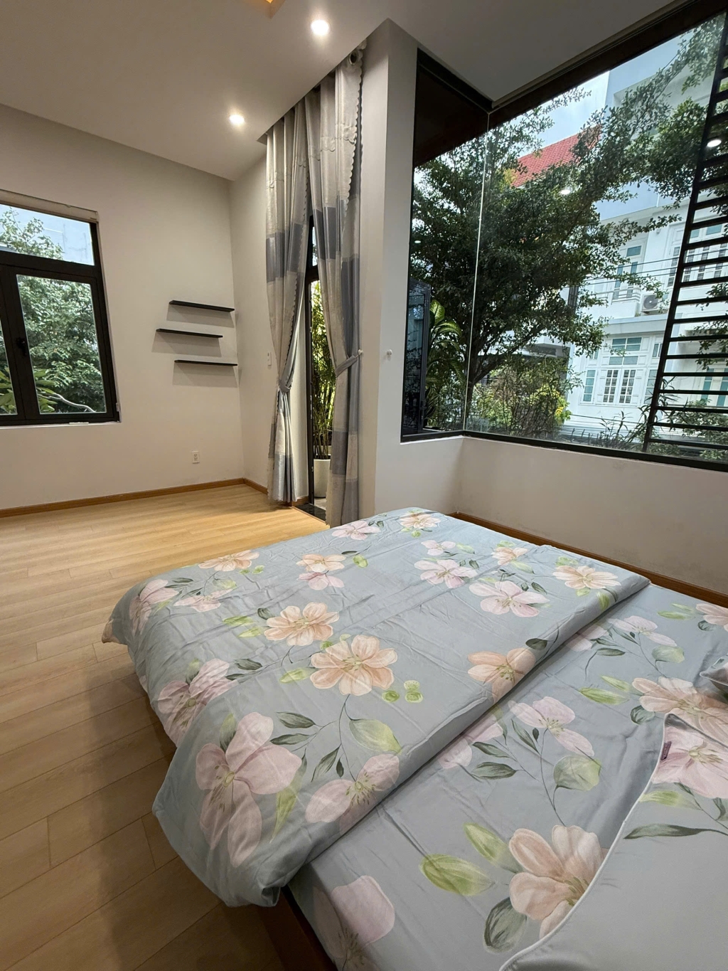 Bán nhà 3 tầng đường 2 tháng 9, Đà Nẵng, 95m² - Nhà mới đầy đủ nội thất cao cấp!