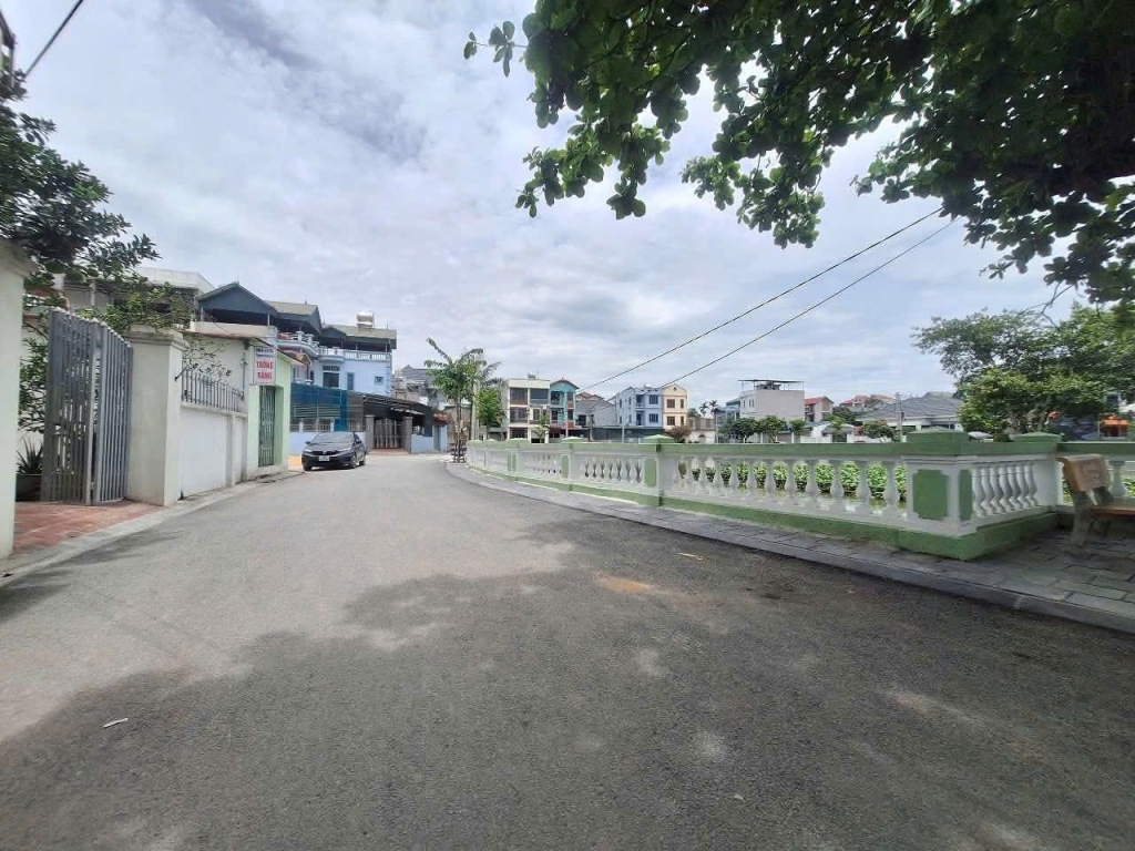 Nhà đất Việt Hùng Đông Anh 67.6m² giá 6 tỷ - Siêu phẩm view hồ hiếm có!