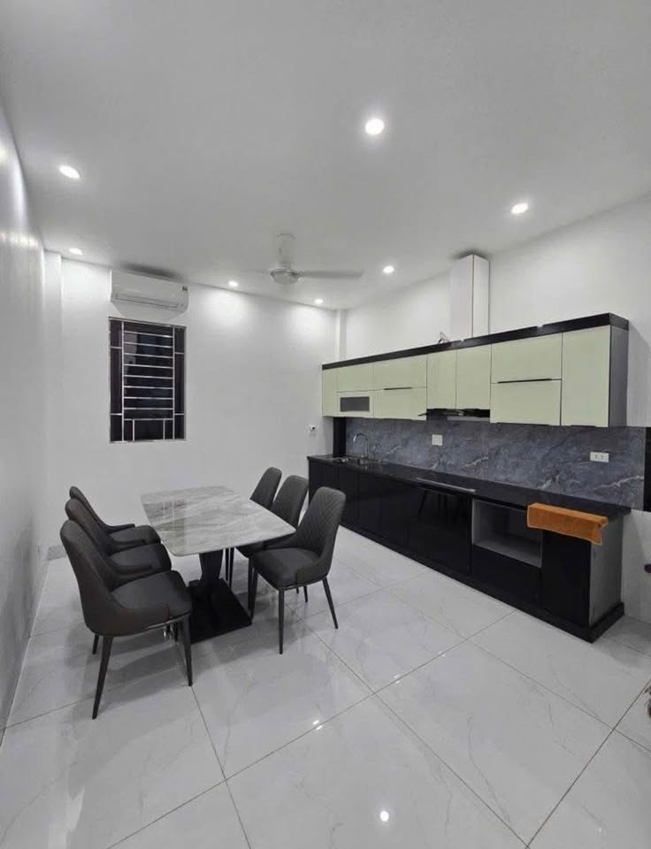 Nhà lô góc Xuân La, Tây Hồ 32m² giá 9.15 tỷ - Địa điểm lý tưởng để ở hoặc cho thuê!