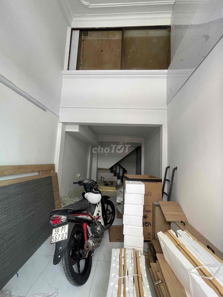 Mặt bằng trệt lửng 35m² mặt tiền Trần Hưng Đạo Q5 - Giao Học Lạc, cho thuê ngay!