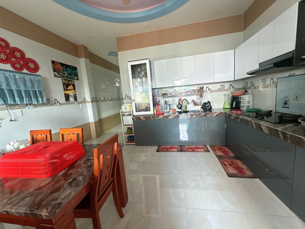 Bán nhà 1 trệt 1 lầu Phường Phú Tân, TP Bến Tre 154,5m² giá 3,87 tỷ - Nhà mới đẹp, phong thủy tốt!