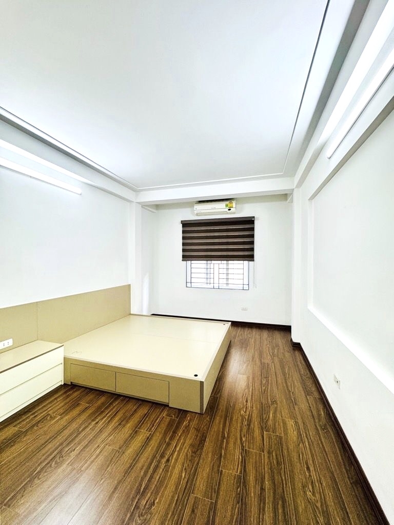 Nhà 4 tầng Định Công, Hoàng Mai 45m² giá 8 tỷ - Gần phố, ô tô 15m!