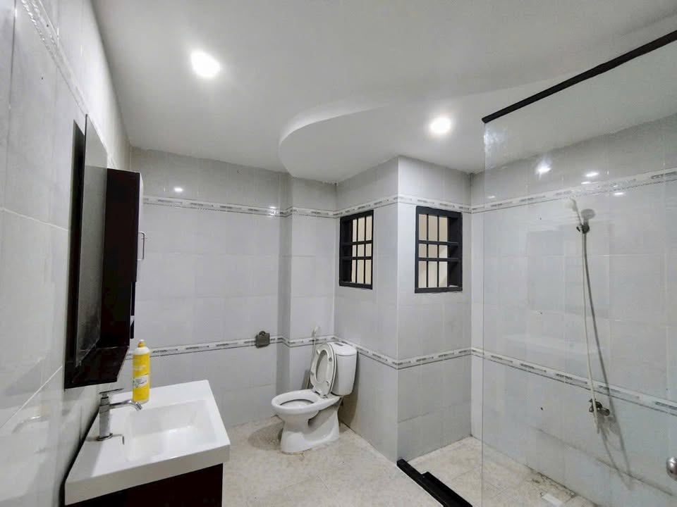 Nhà cho thuê 1 trệt 3 lầu tại KDC Bửu Long - Diện tích 90m², giá 14 triệu/tháng