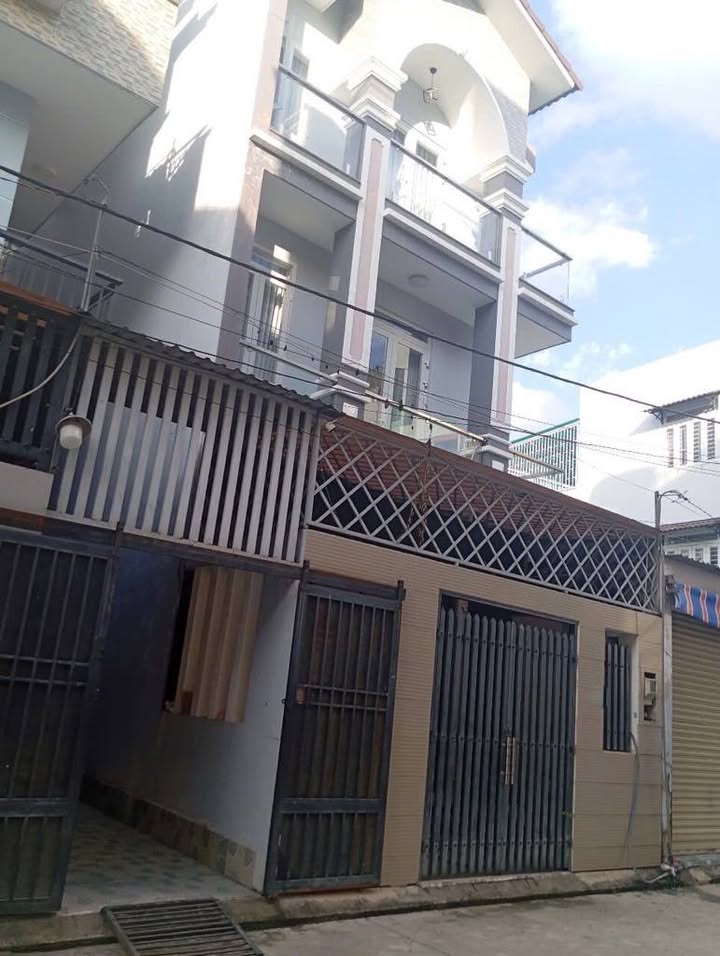 Nhà đẹp Lê Văn Thịnh Quận 2 190m² giá 18.8 tỷ - Chính chủ bán, ô tô vào tận nhà!