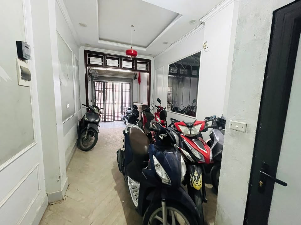 Nhà 5 tầng Cổ Nhuế 36m² giá chỉ 7.45 tỷ - Doanh thu 30 triệu/tháng!