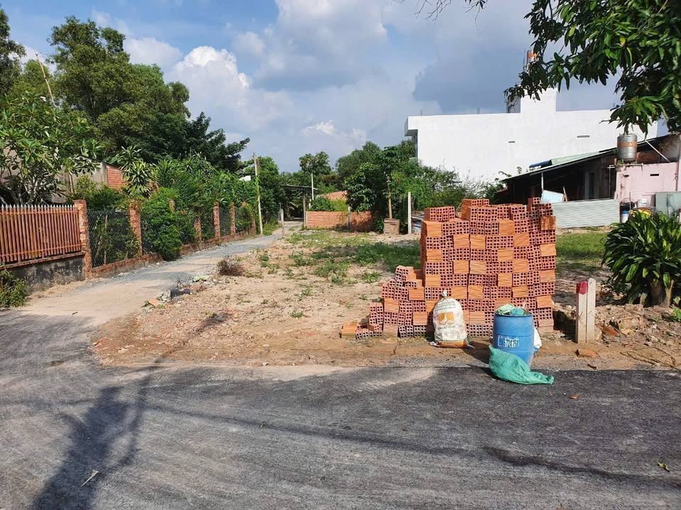 Đất nền Tân An Hội, Củ Chi 179m² giá 2.2 tỷ - Sổ đỏ chính chủ, xây dựng tự do!